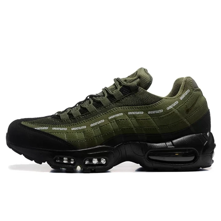 NIKE Air Max 95 X Undefeated