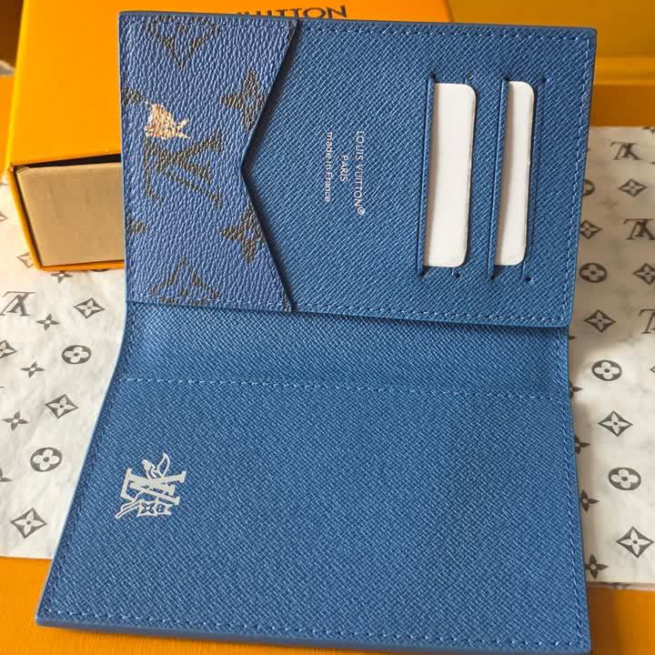 Couverture Passeport LOUIS VUITTON