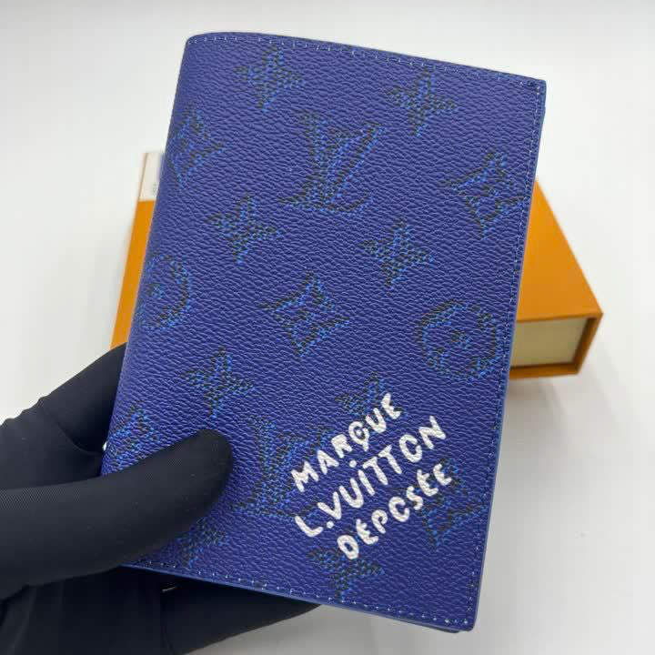 Couverture Passeport LOUIS VUITTON