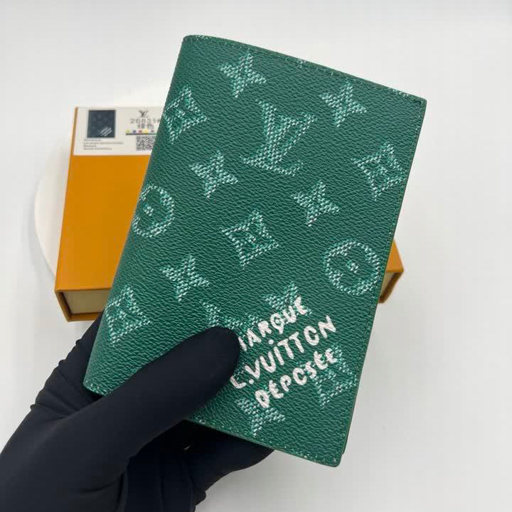 Couverture Passeport LOUIS VUITTON