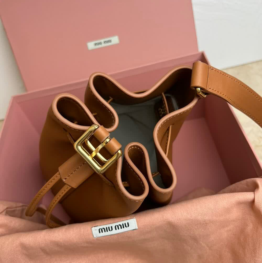 Sac Seau en Cuir MIU MIU