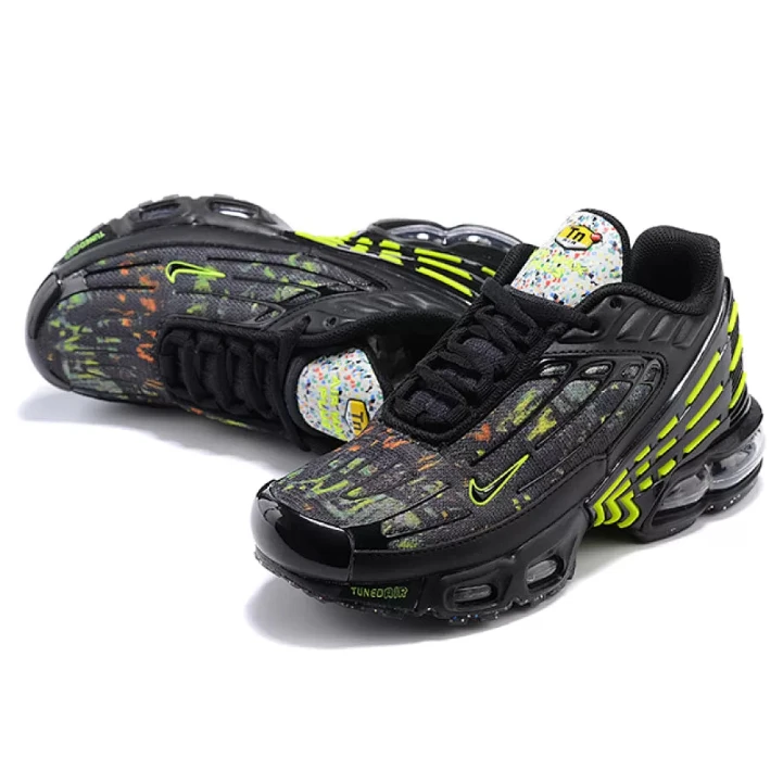 NIKE Air Max III "Volt"