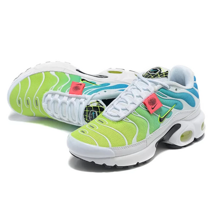 NIKE Air Max Plus "Worldwide"