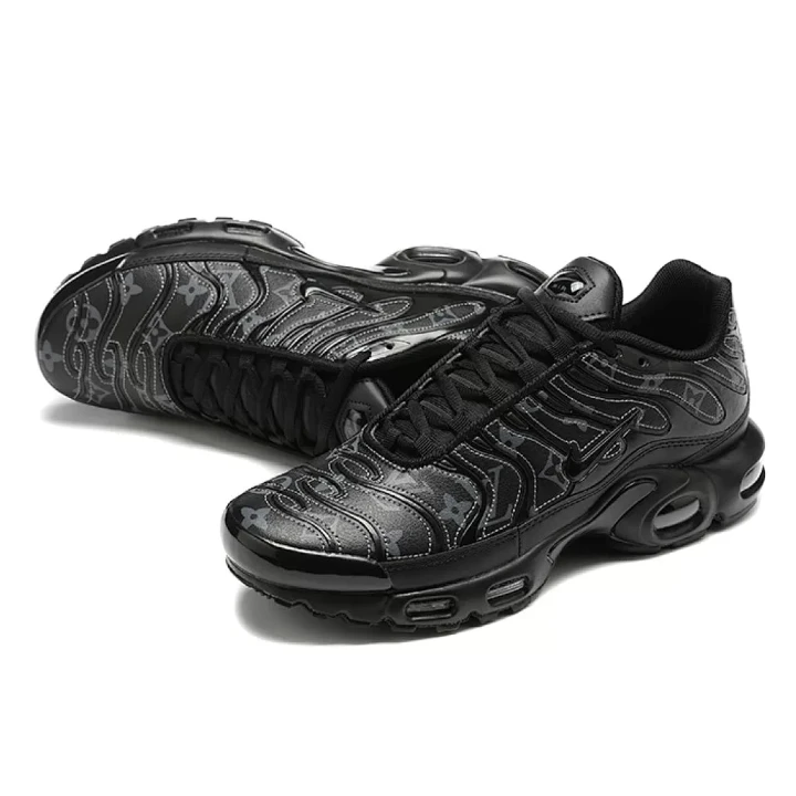 NIKE Air Max Plus X Louis Vuitton