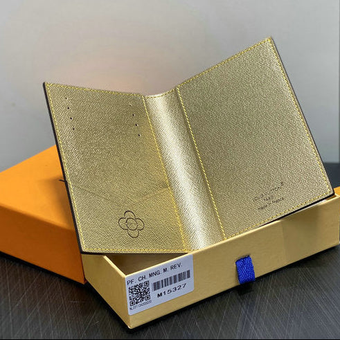 Couverture Passeport LOUIS VUITTON