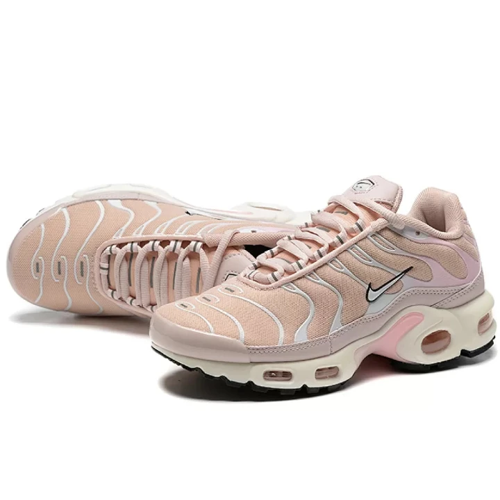 NIKE Air Max Plus