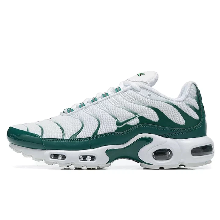 NIKE Air Max Plus X Lacoste