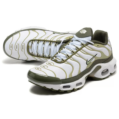 NIKE Air Max Plus