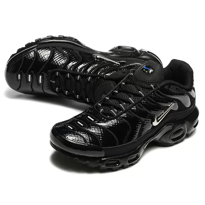 NIKE Air Max Plus "Black Volt Silver"