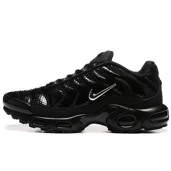 NIKE Air Max Plus "Black Volt Silver"