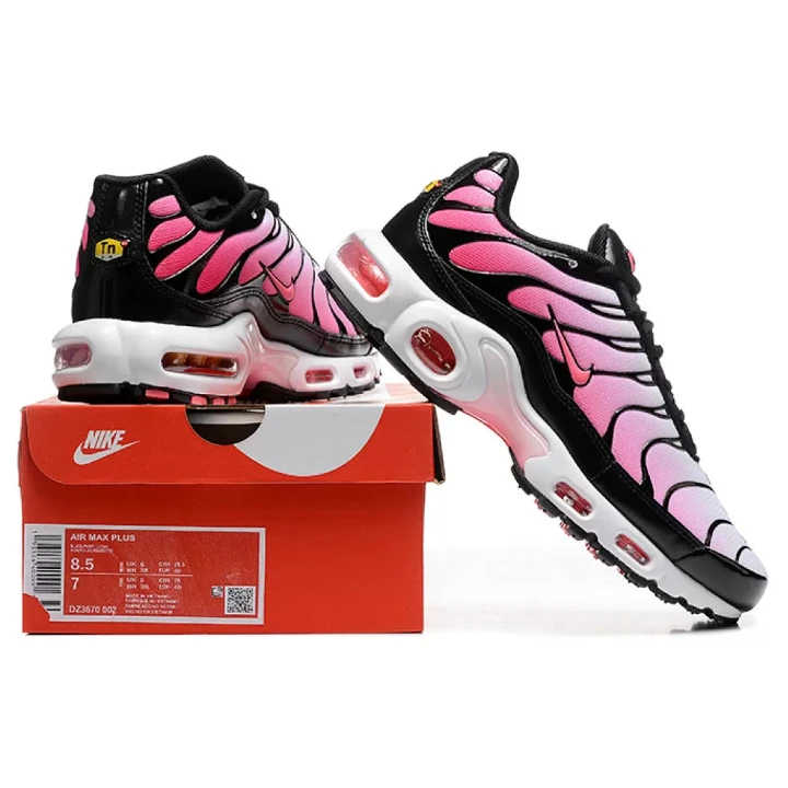 NIKE Air Max Plus