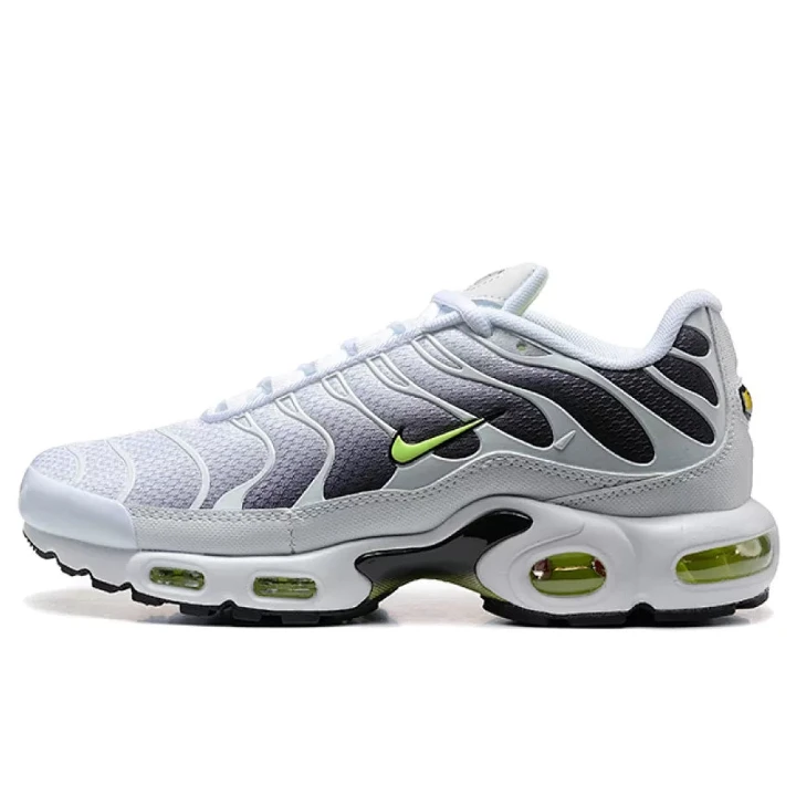 NIKE Air Max Plus