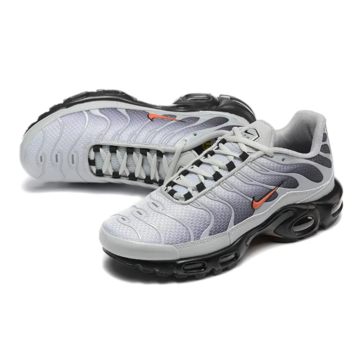 NIKE Air Max Plus