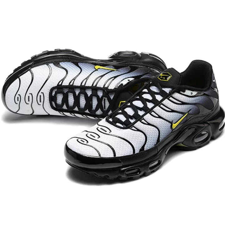 NIKE Air Max Plus