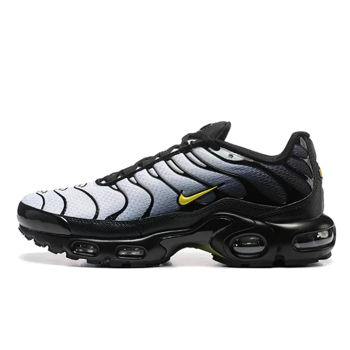 NIKE Air Max Plus