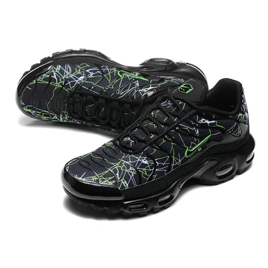 NIKE Air Max Plus "Shattered Glass"
