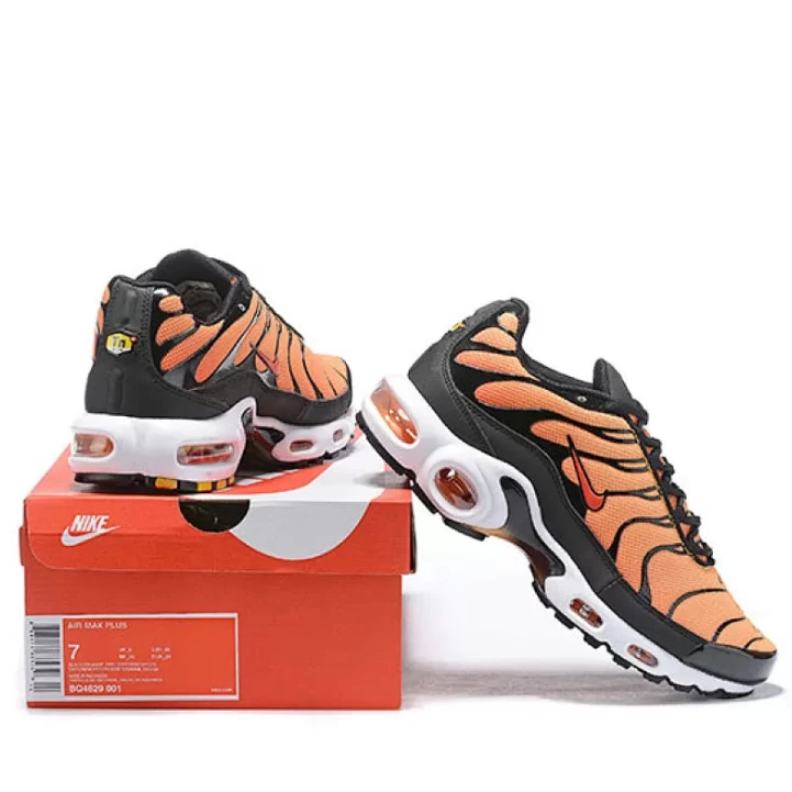 NIKE Air Max Plus "Orange"