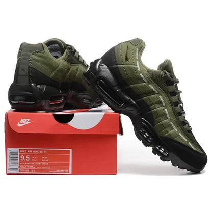 NIKE Air Max 95 X Undefeated