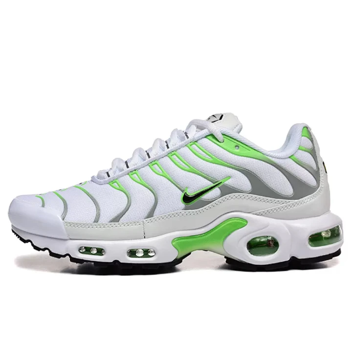 NIKE Air Max Plus