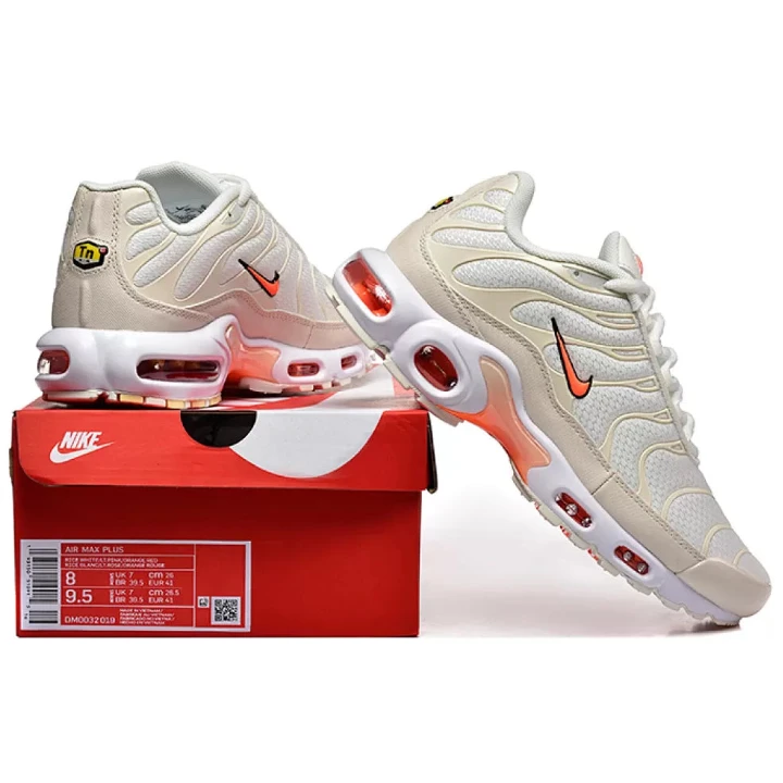 NIKE Air Max Plus