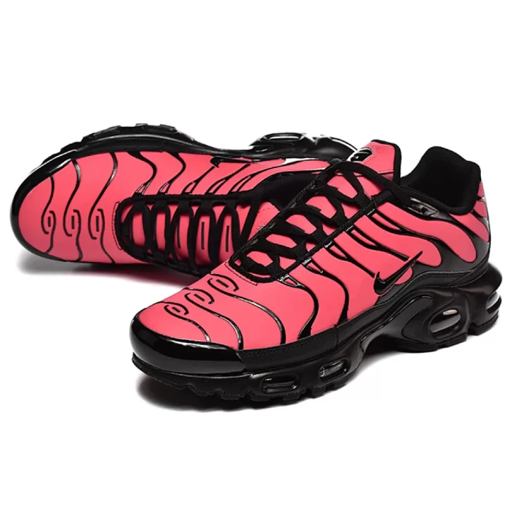 NIKE Air Max Plus