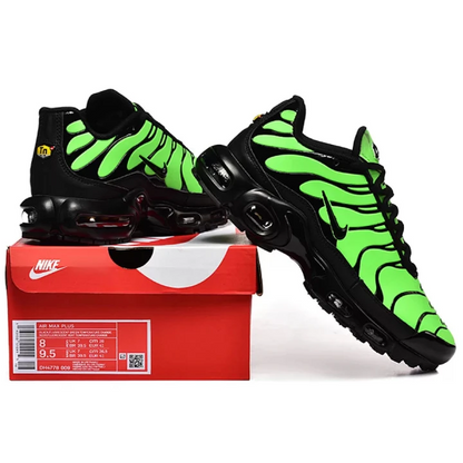 NIKE Air Max Plus