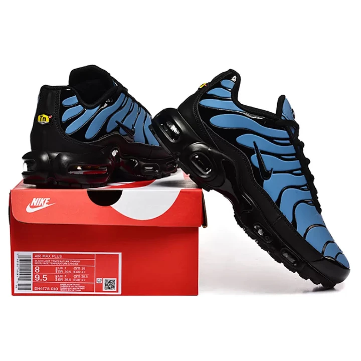 NIKE Air Max Plus
