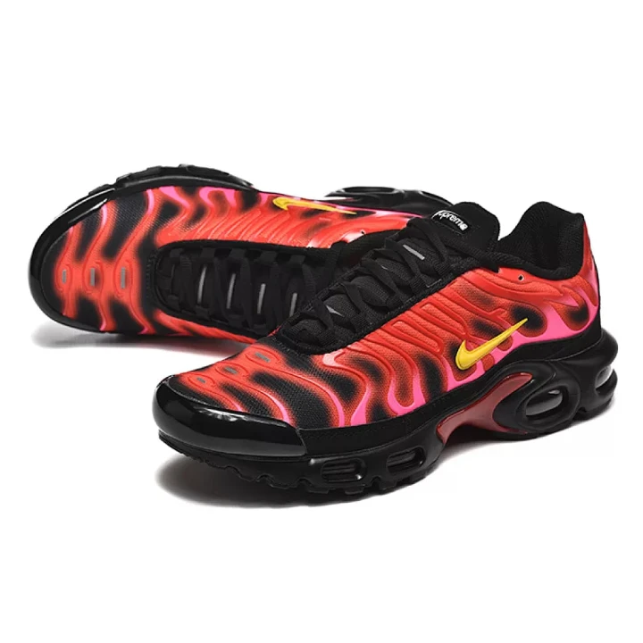 NIKE Air Max Plus X Supreme
