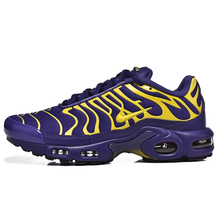 NIKE Air Max Plus X Supreme