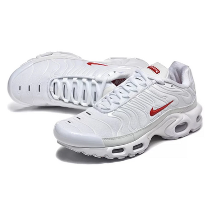 NIKE Air Max Plus X Supreme