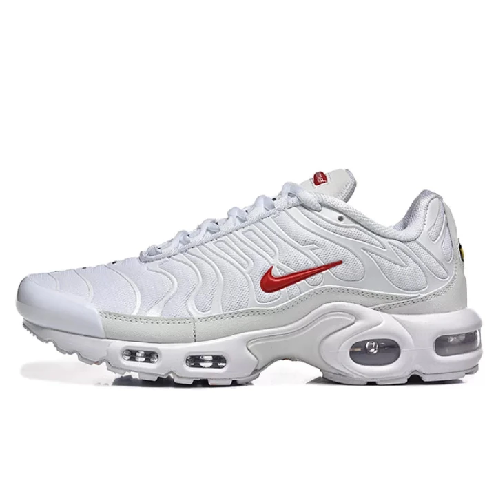 NIKE Air Max Plus X Supreme