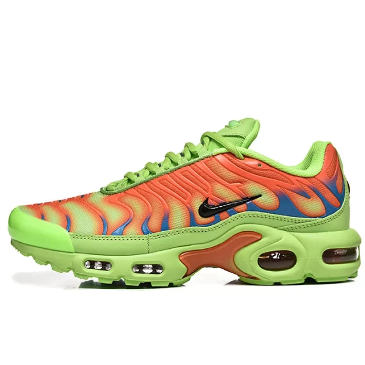 NIKE Air Max Plus X Supreme