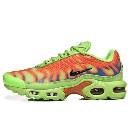 NIKE Air Max Plus X Supreme