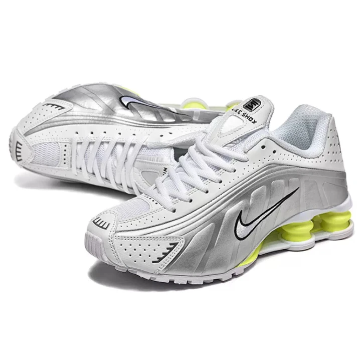 NIKE Shox R4
