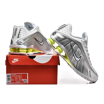NIKE Shox R4