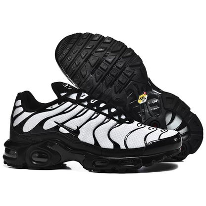 NIKE Air Max Plus "Oreo"