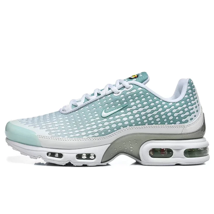 NIKE Air Max Plus VII