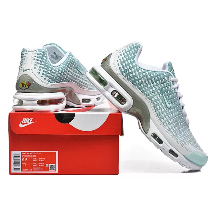 NIKE Air Max Plus VII