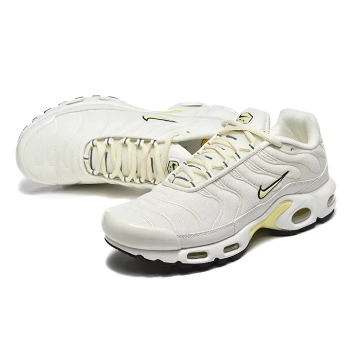 NIKE Air Max Plus "Alabaster"