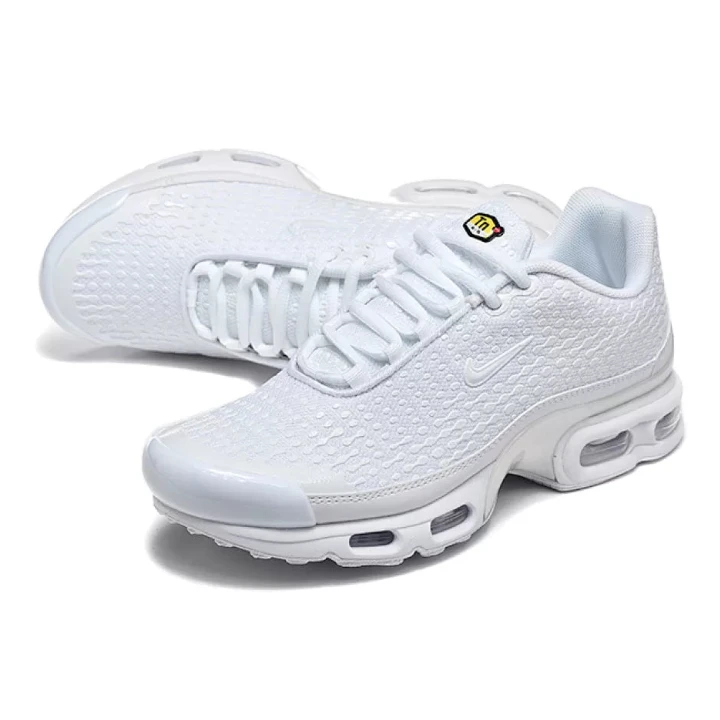 NIKE Air Max Plus VII