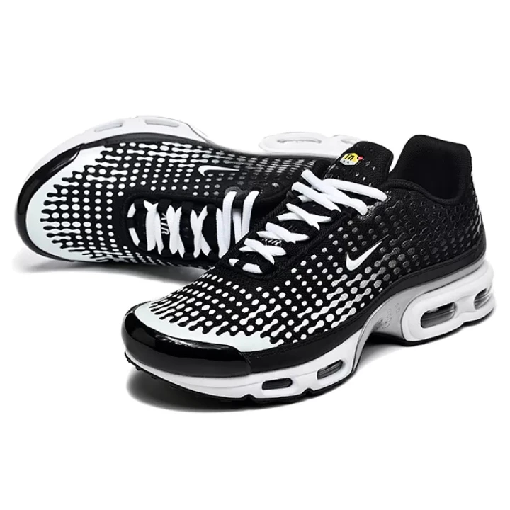 NIKE Air Max Plus VII