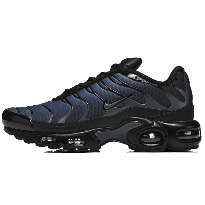 NIKE Air Max Plus