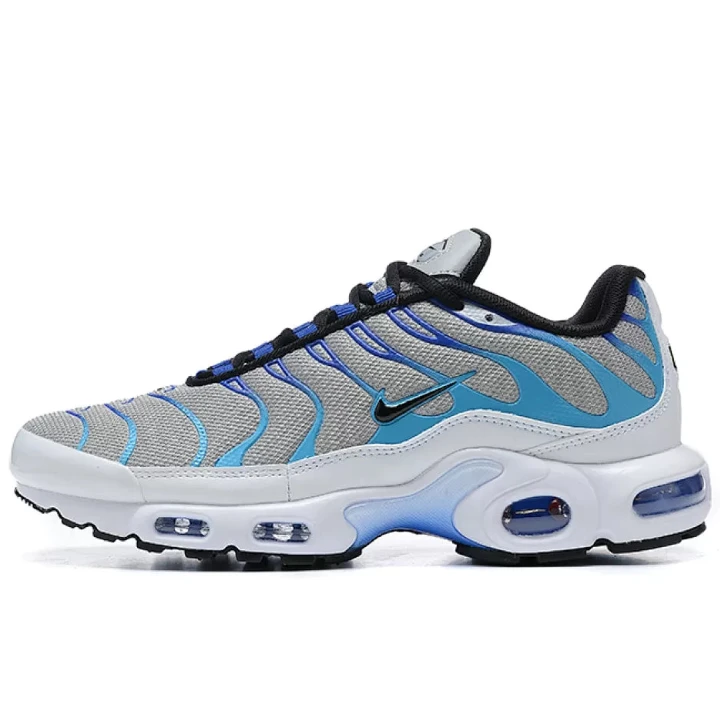 NIKE Air Max Plus