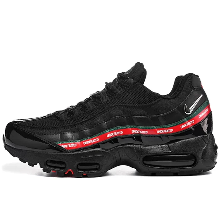 NIKE Air Max 95 X Undefeated