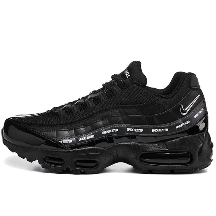 NIKE Air Max 95 X Undefeated
