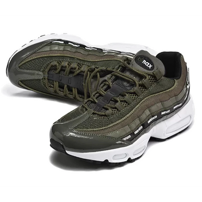 NIKE Air Max 95 X Undefeated