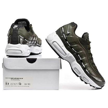 NIKE Air Max 95 X Undefeated