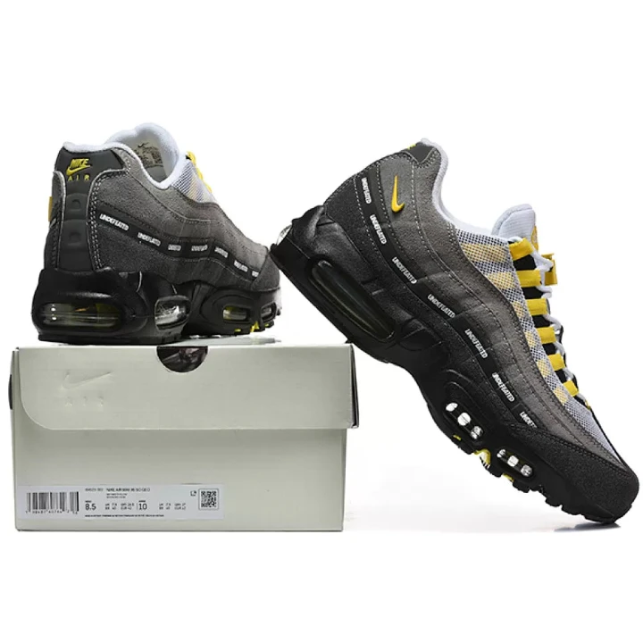 NIKE Air Max 95 X Undefeated