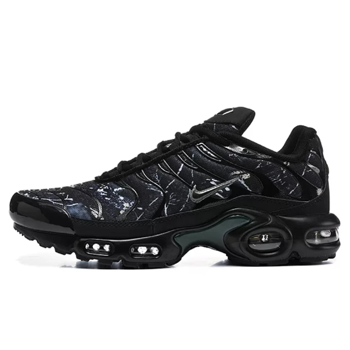 NIKE Air Max Plus "Smoke Grey"