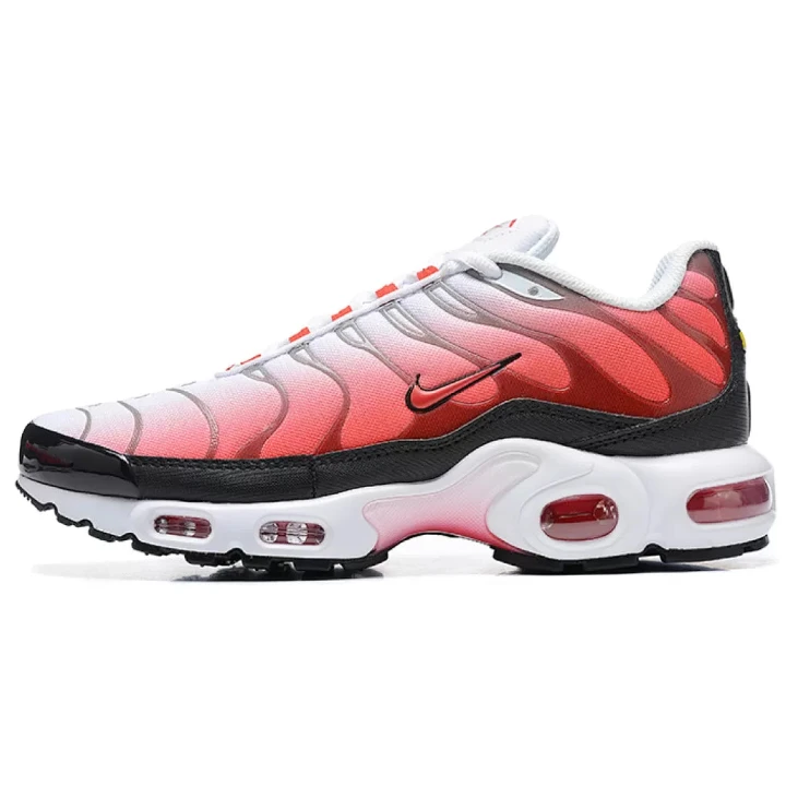 NIKE Air Max Plus